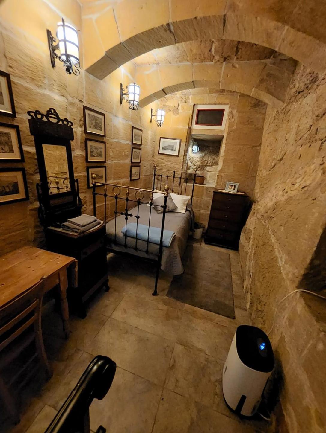 Cozy Corner House In Valletta - Authentic! Exterior foto